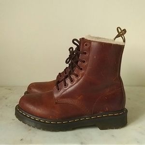 DR. MARTENS - chestnut faux fur leather Serena boots